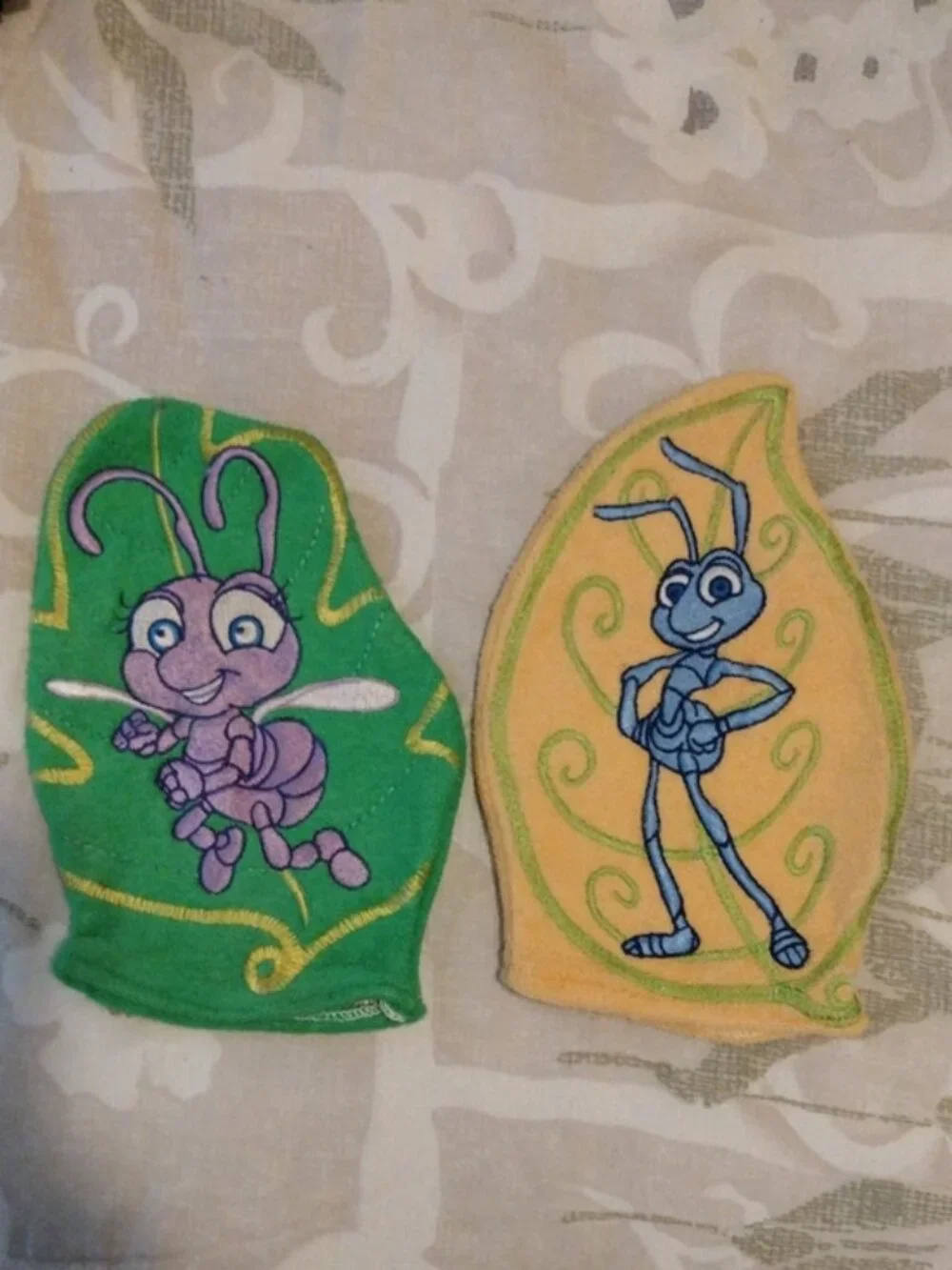 2 Kids Terry Cloth Bath Mittens Antz Movie Characters